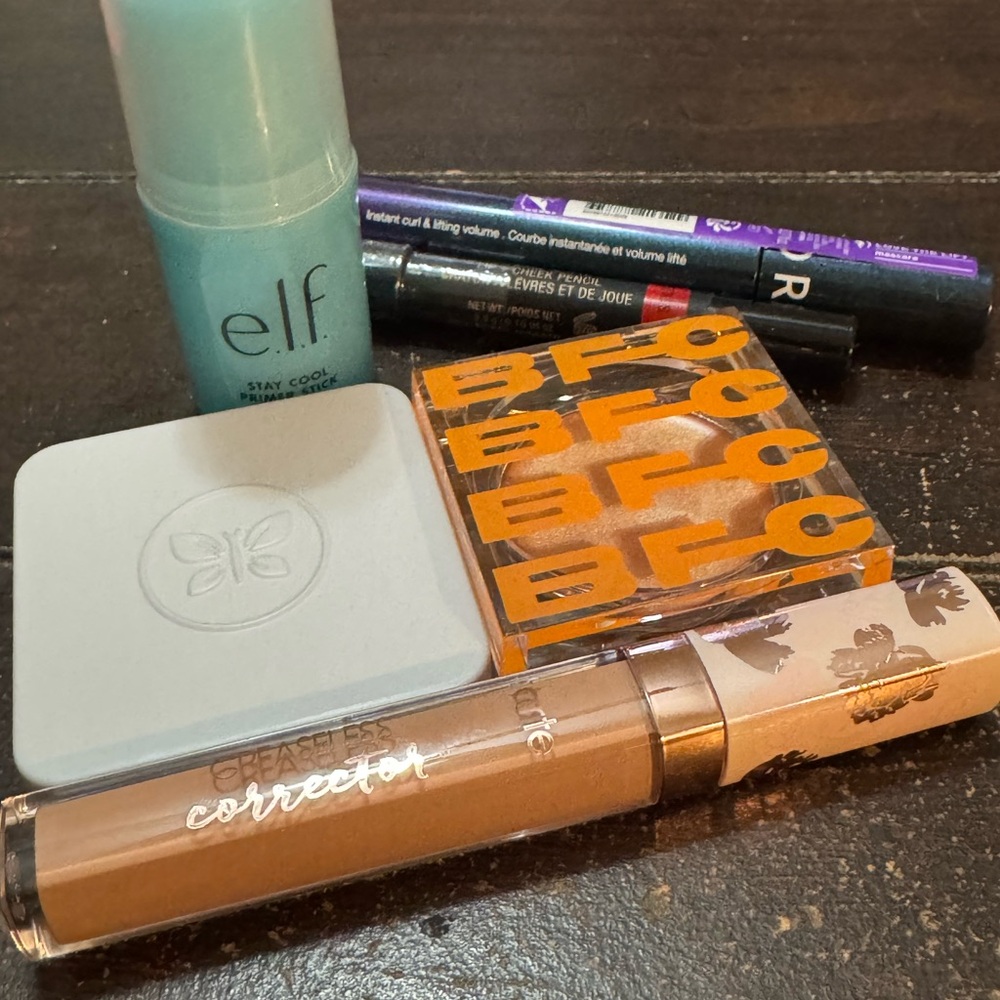 Makeup Bundle - Picture 2 of 14